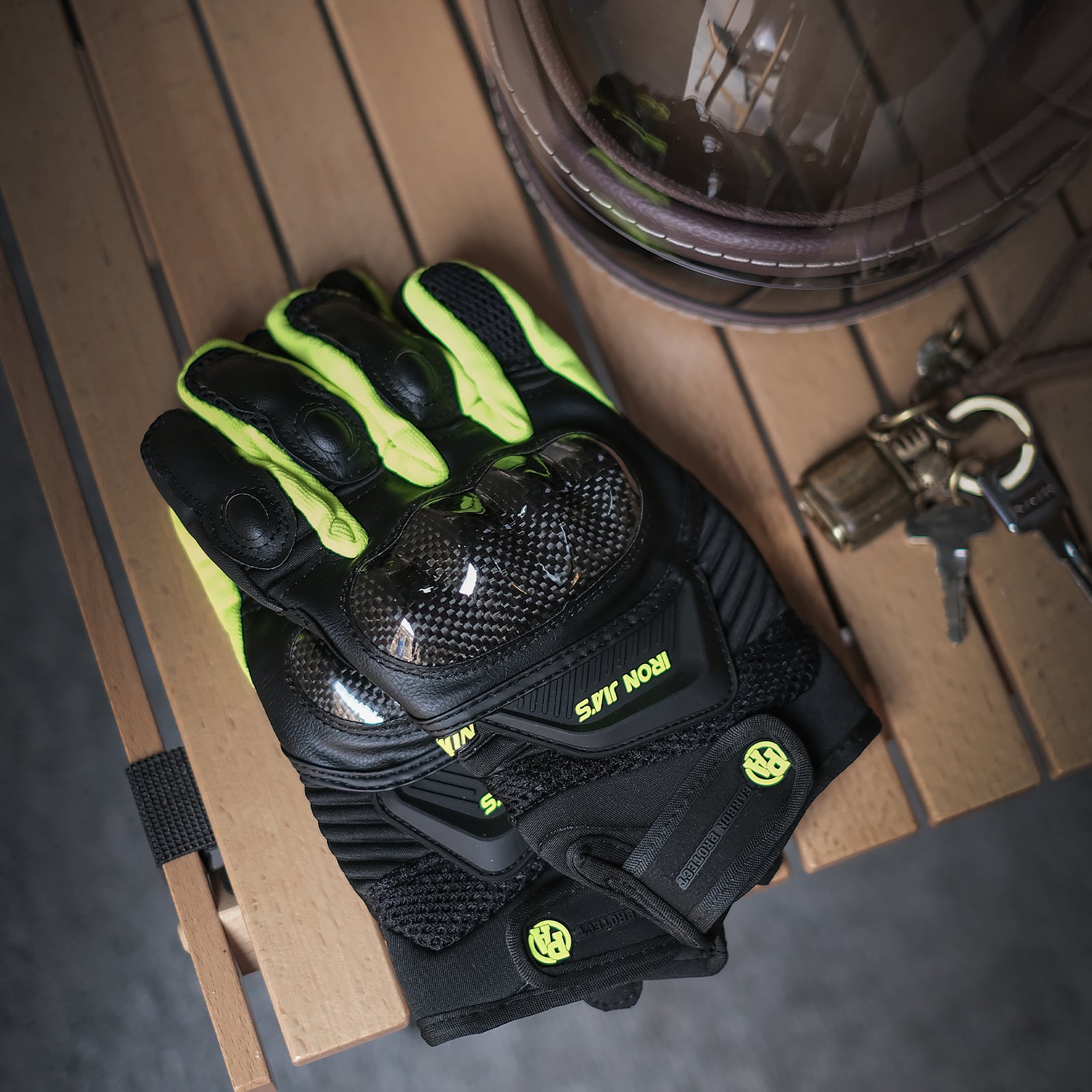 IRON JIAS Guanti moto da uomo Touch Screen da donna Outdoor Riding Locomotive Cavaliere Off-Road Guanti da gara All-Finger