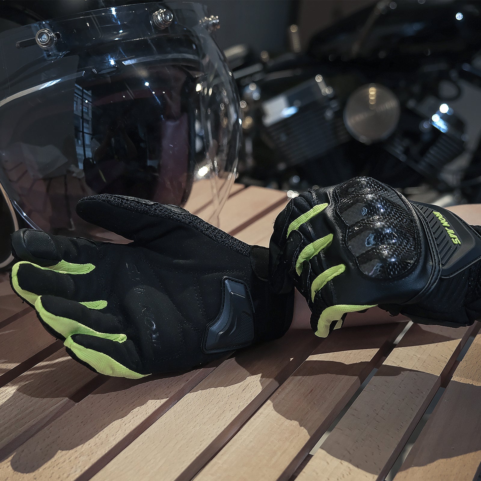 IRON JIAS Guanti moto da uomo Touch Screen da donna Outdoor Riding Locomotive Cavaliere Off-Road Guanti da gara All-Finger